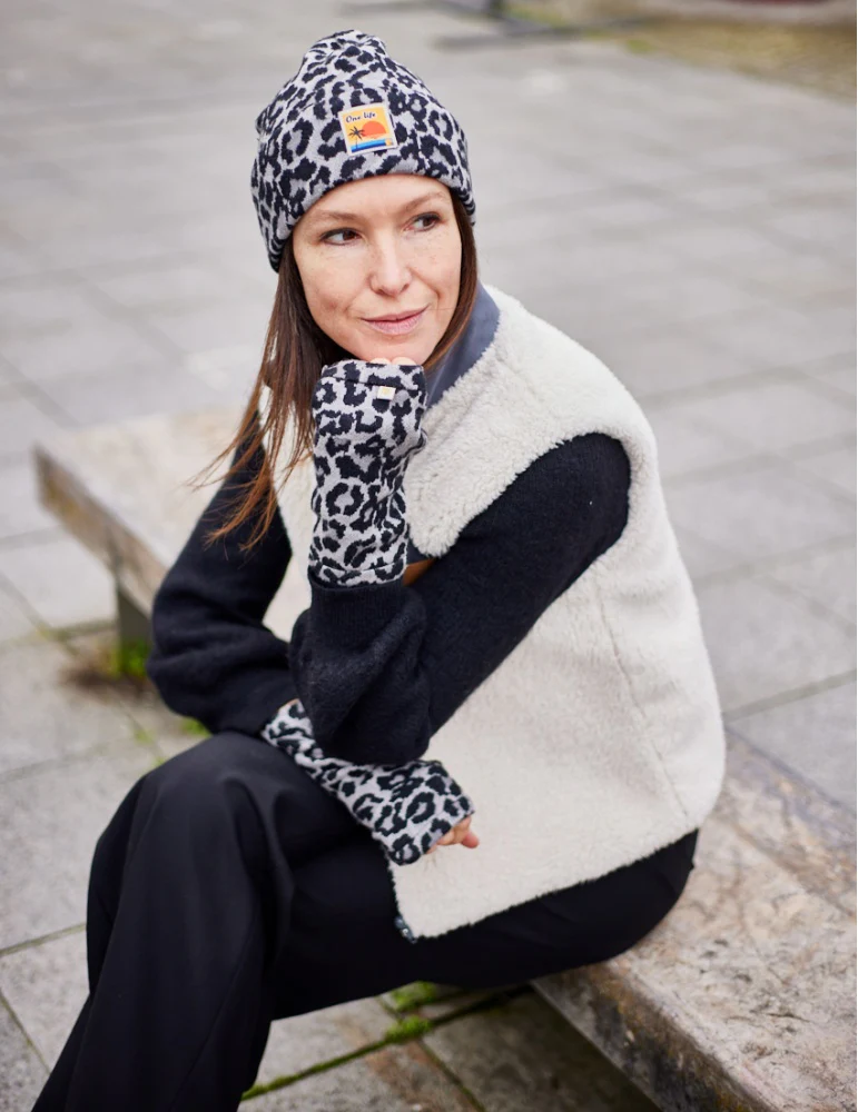 Atelier Scämmit Frimas Hood, Hat and Gloves - Image 21