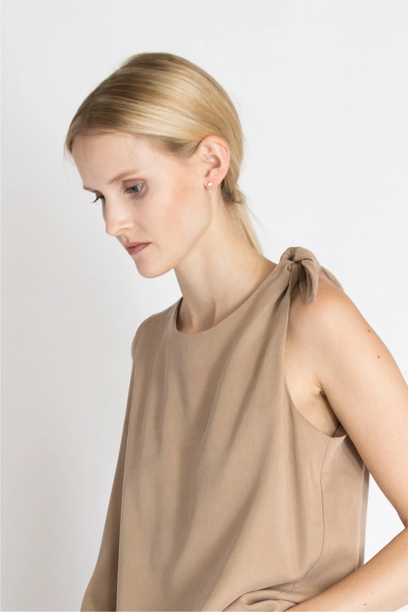 Bara Studio Freja Knot Top - Image 7