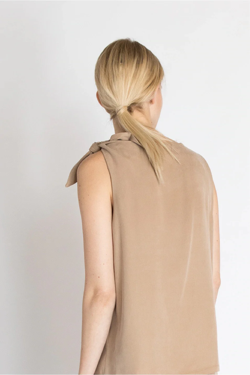 Bara Studio Freja Knot Top - Image 8