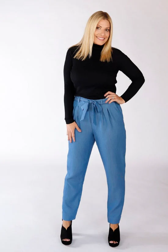 Chalk and Notch Crew Shorts and Trousers - Image 11