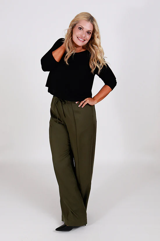 Chalk and Notch Reya Pants and Shorts - Image 20