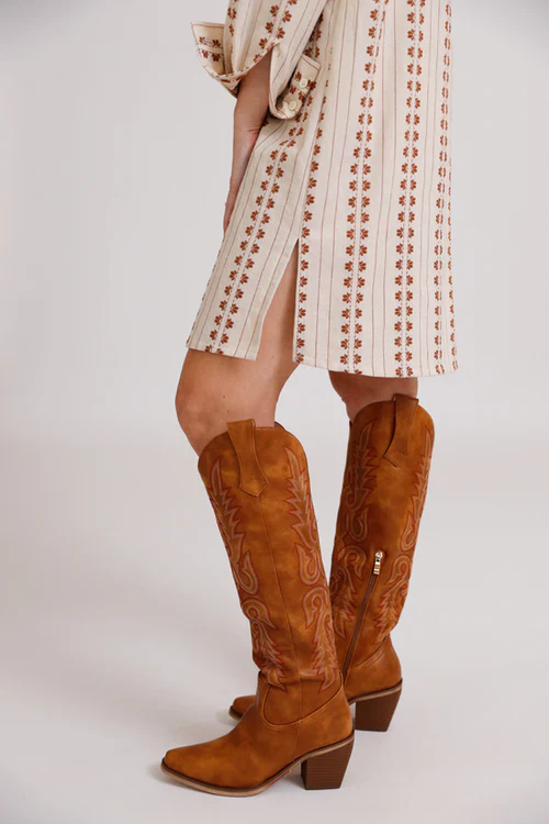 Chalk and Notch Rivi Blouse and Dress - Image 4
