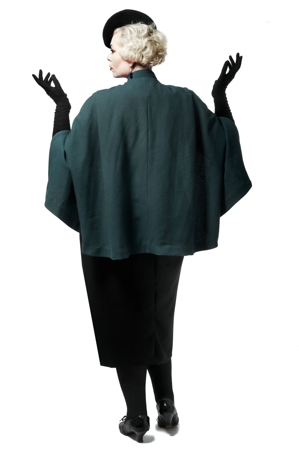 How to Do Fashion No. 15 Barcelona Cape - Image 3