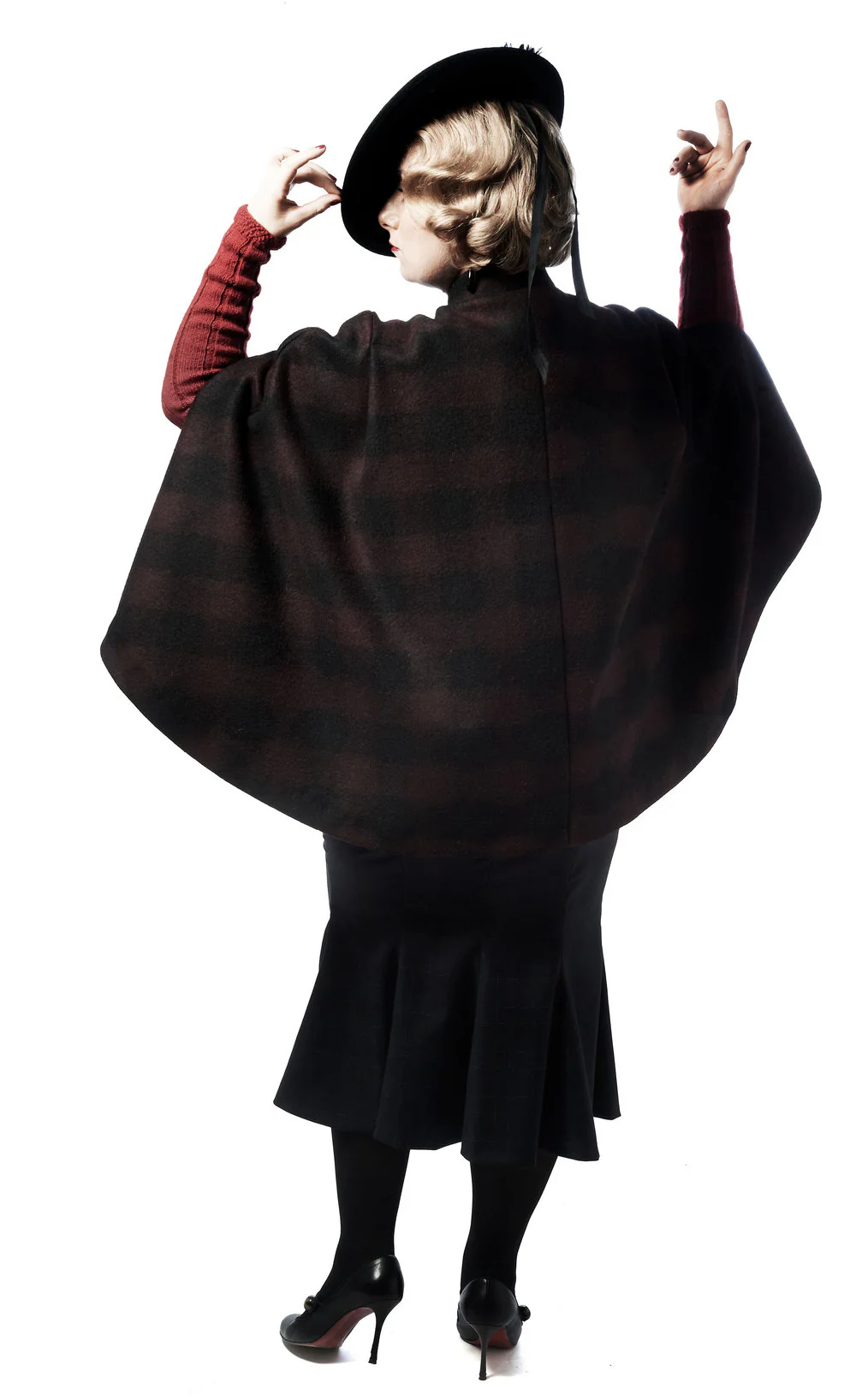 How to Do Fashion No. 15 Barcelona Cape - Image 5