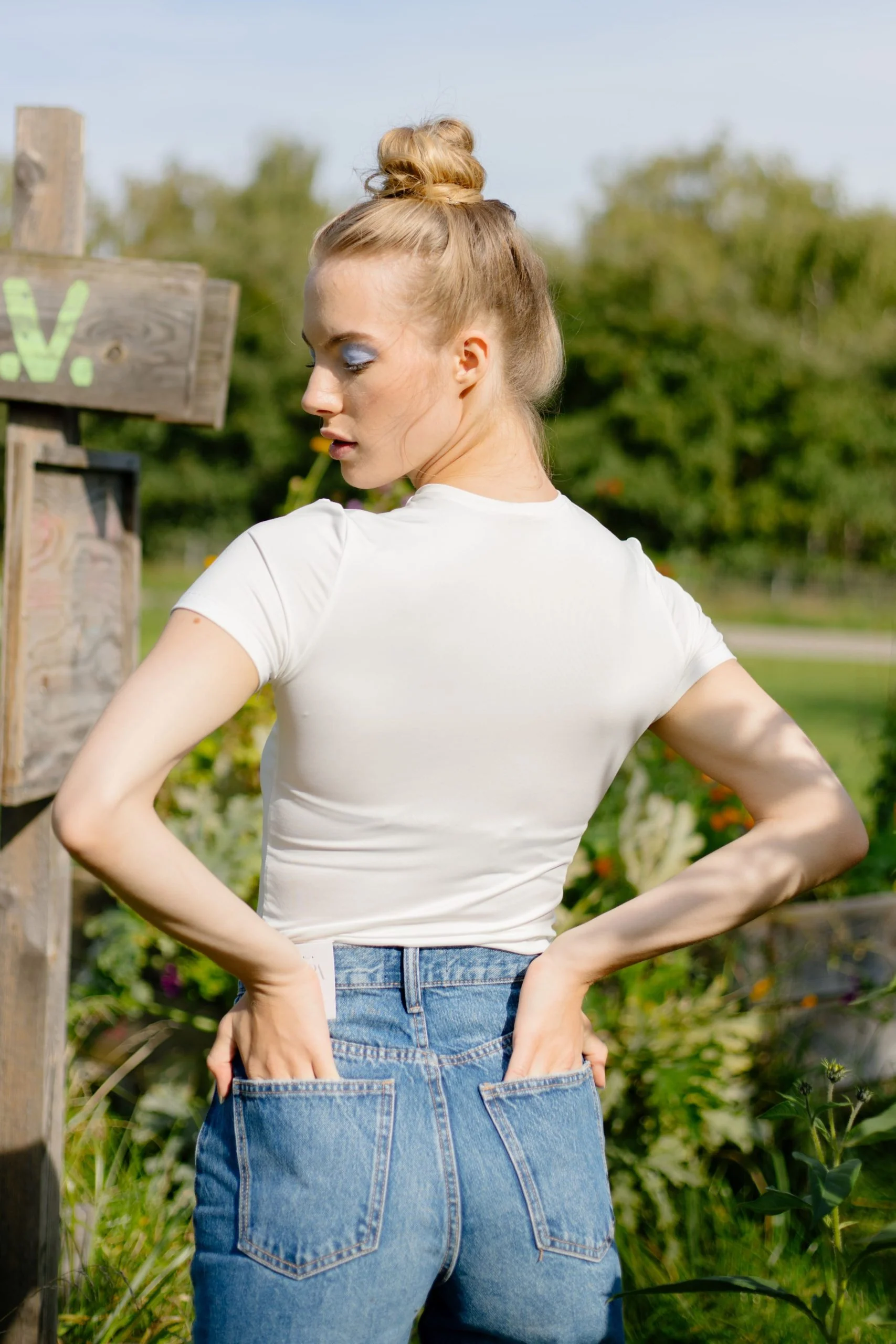 JULIANA MARTEJEVS Basic T-shirt - Image 4