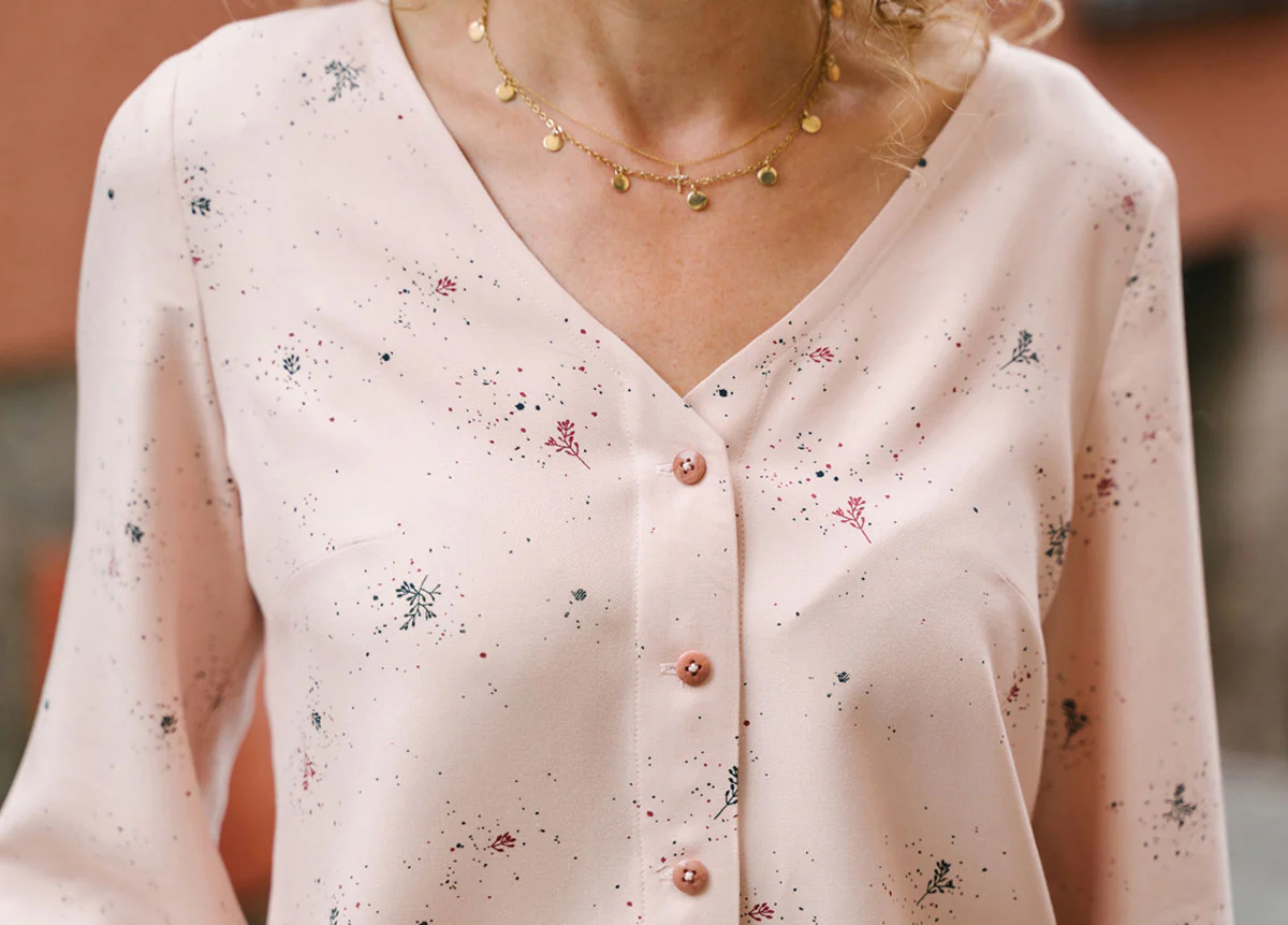 Liesl + Co Geneva V-neck Blouse - Image 10