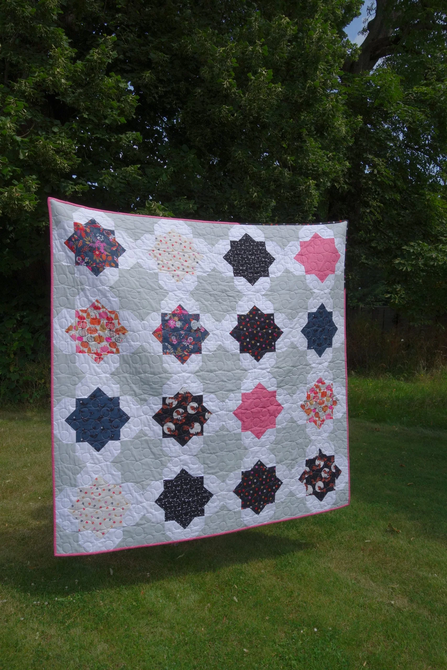 Lou Orth Designs Suncatcher Stars Quilt PDF - Image 2