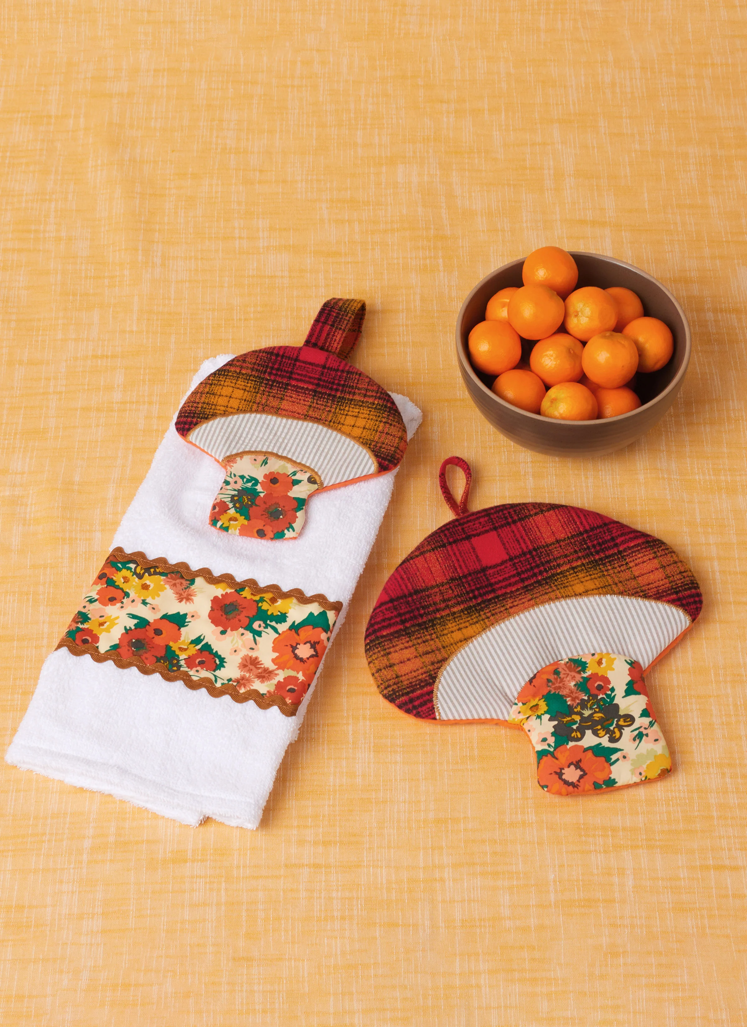 McCalls Apron & Kitchen Accessories M8545 - Image 7
