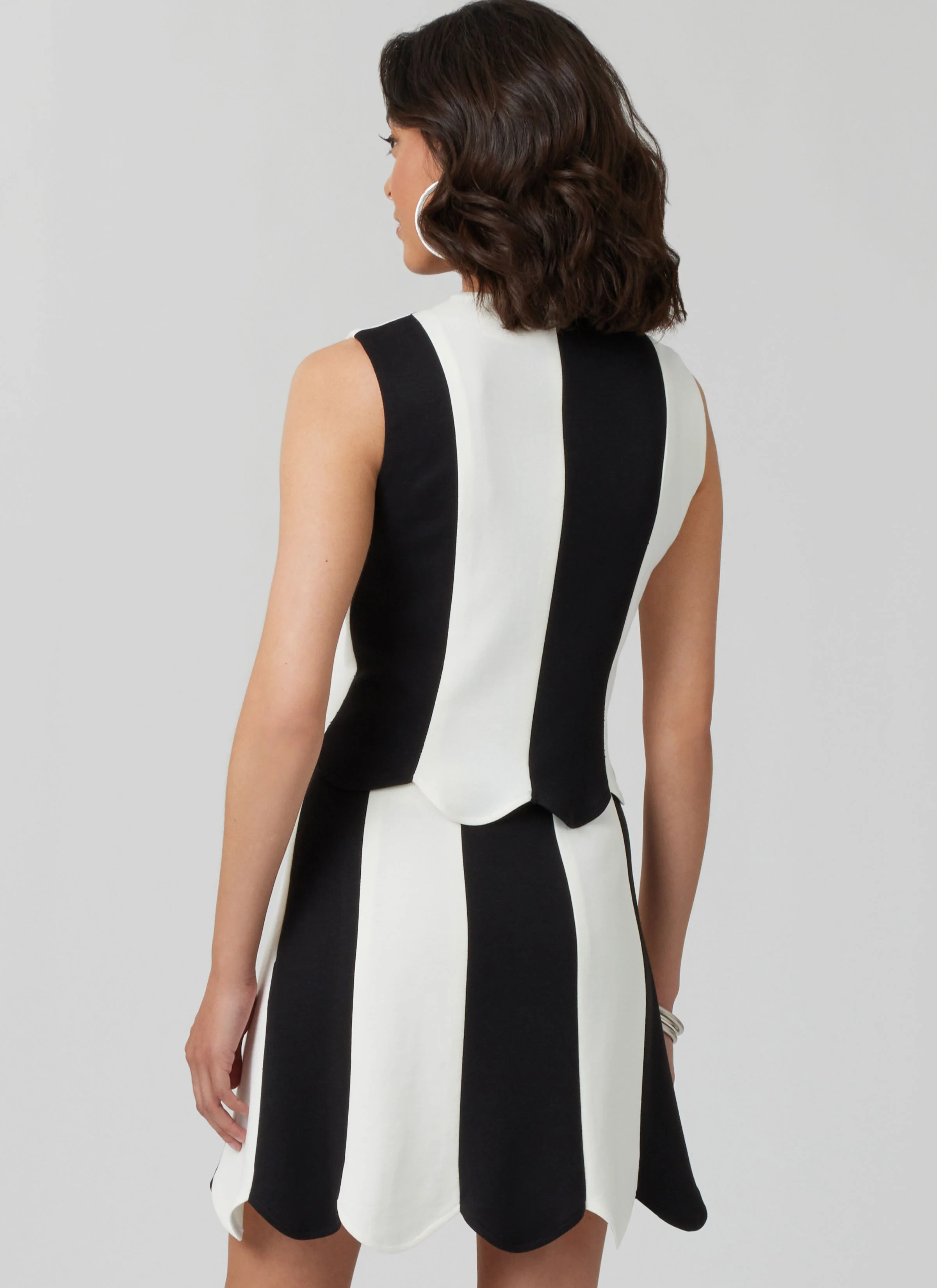 McCall's Misses' Fitted Knit Top and Skirt M8610 - Image 6
