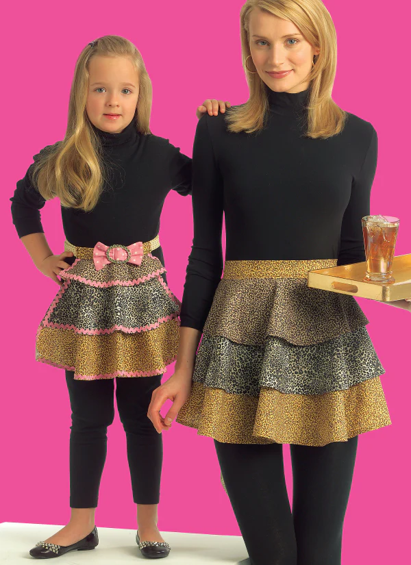 McCalls Women's/Children's Aprons M5720 - Image 5