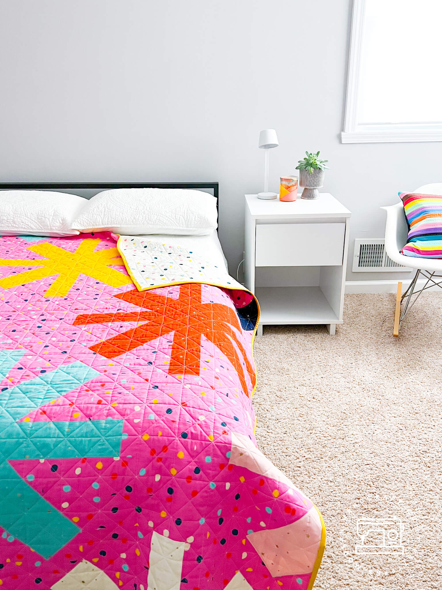 Modern Handcraft Asterisks Quilt - Image 6