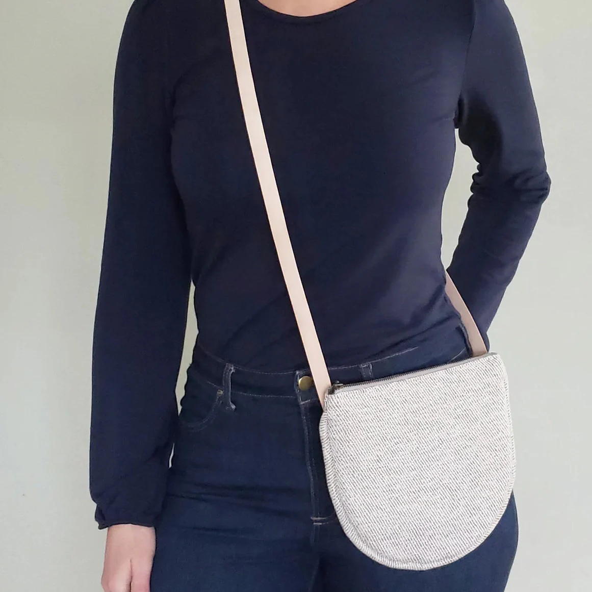 Pattern Scout Luna Crossbody Bag - Image 4