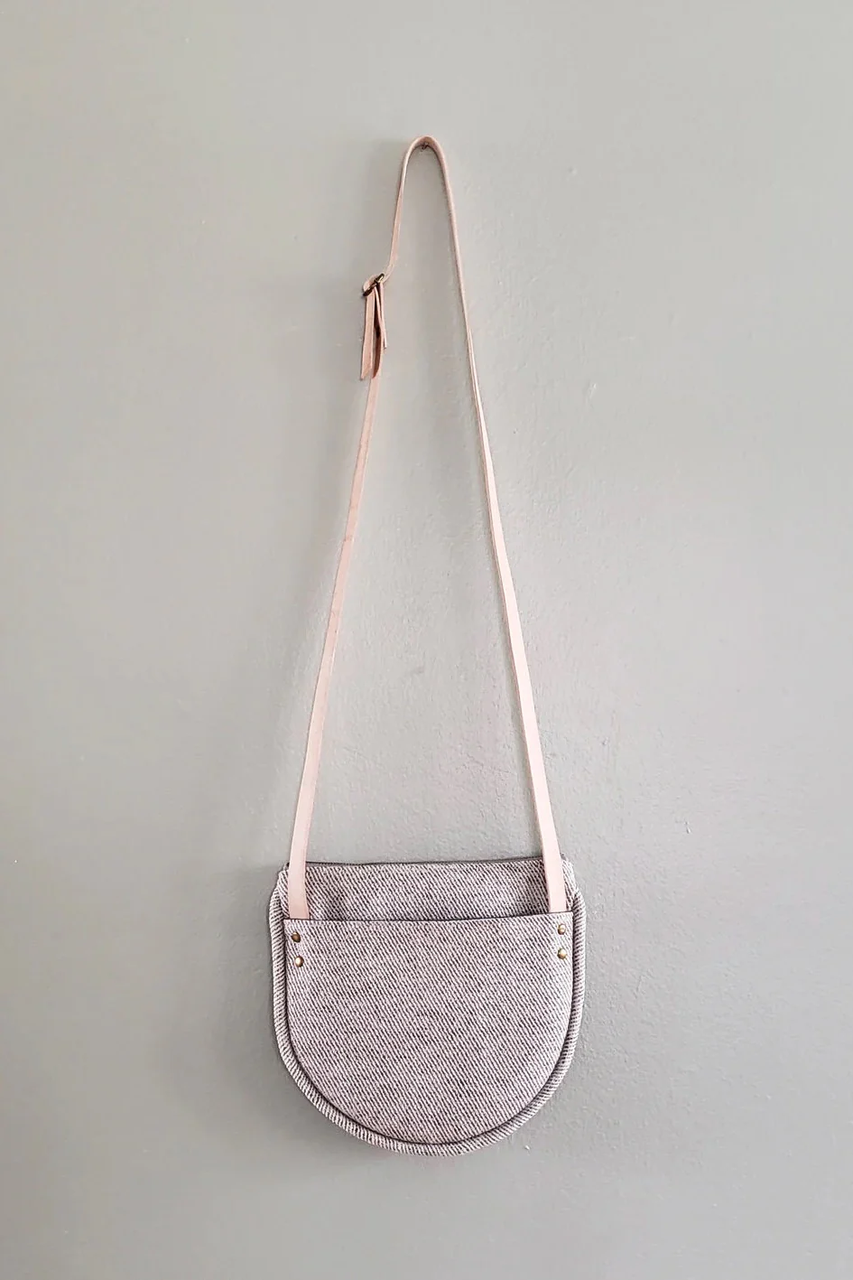 Pattern Scout Luna Crossbody Bag - Image 7