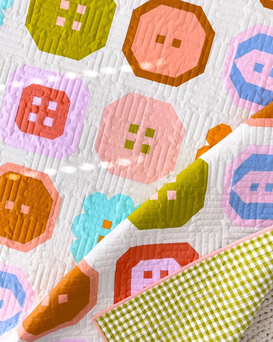Pen and Paper Patterns Buttoned Up Quilt - Image 3