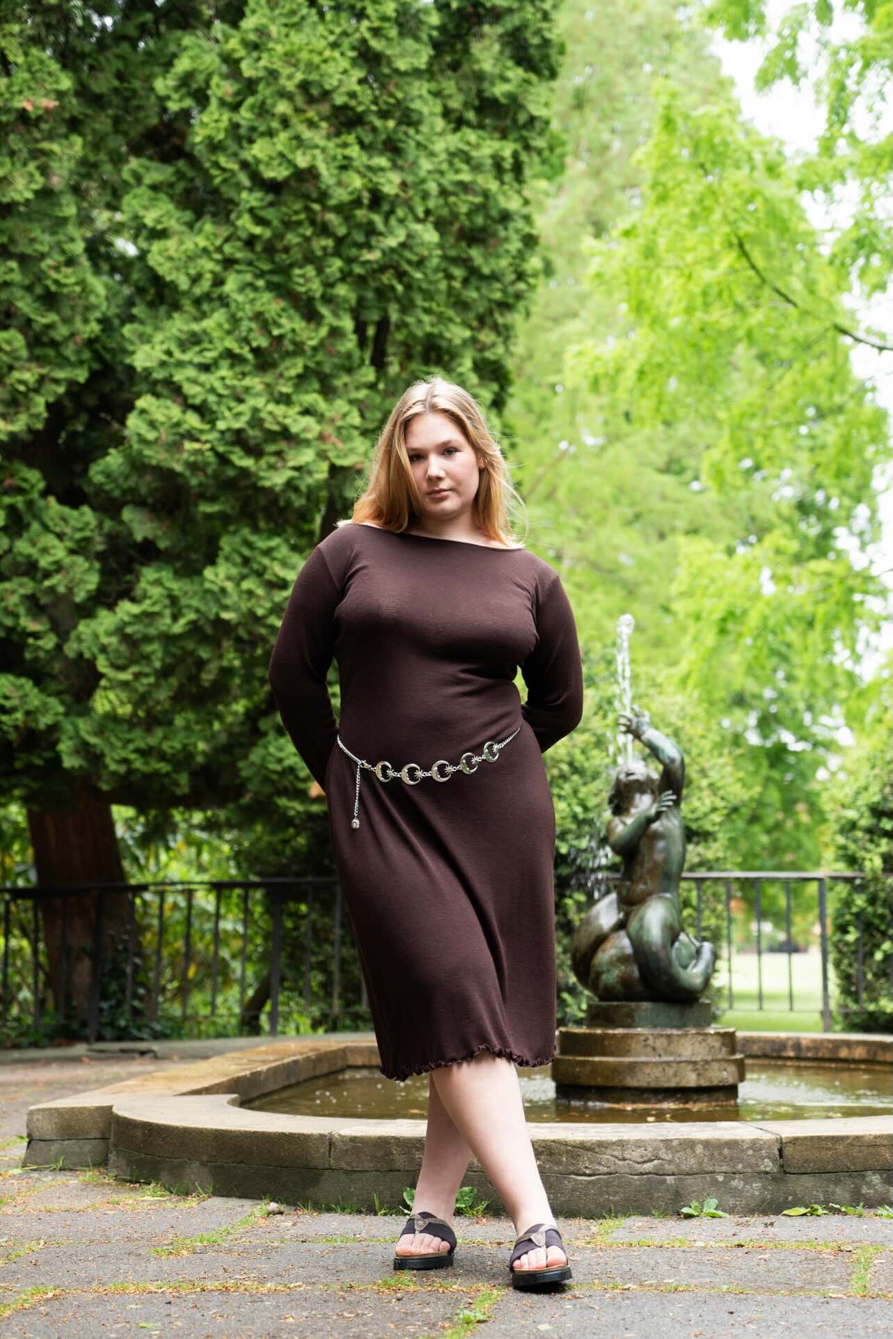 Puff and Pencil Wavy Hem Dress & Slim Sleeve - Image 4