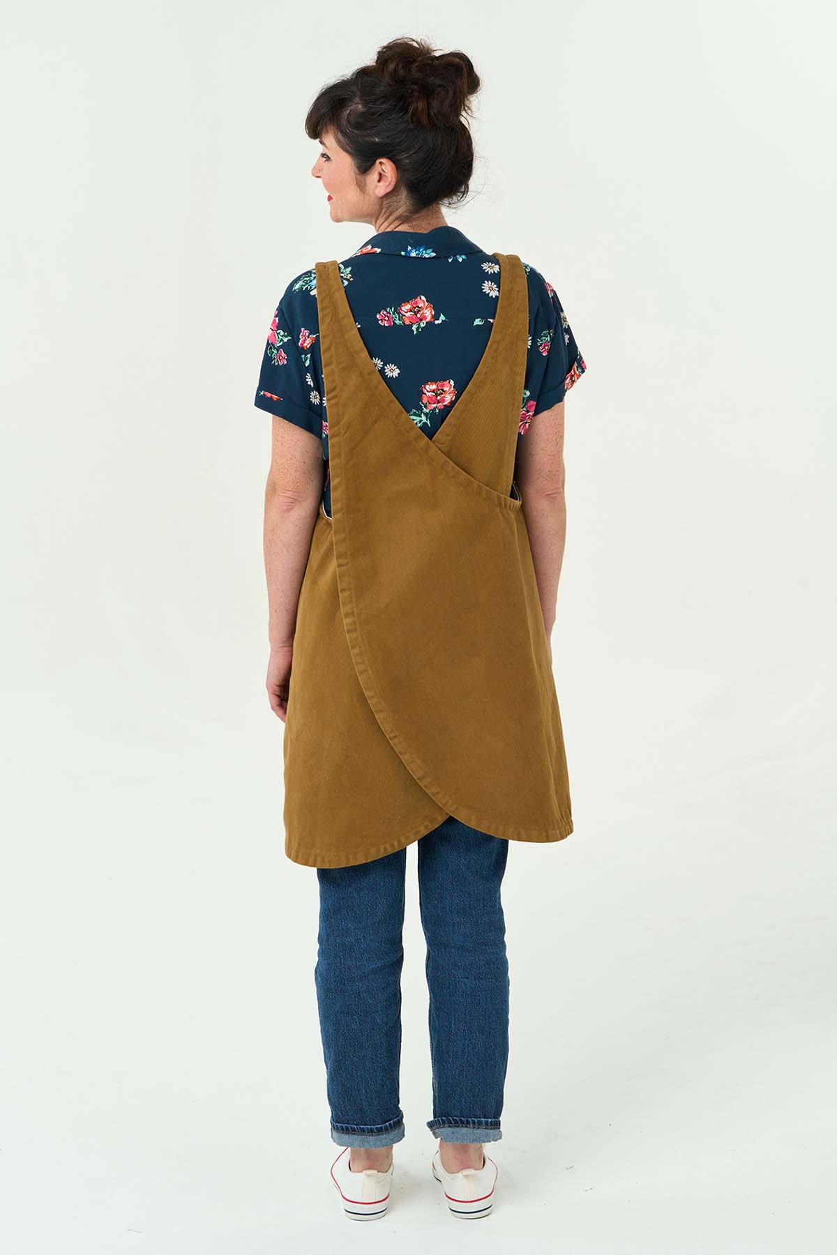 Sew Over It Apron - Image 4