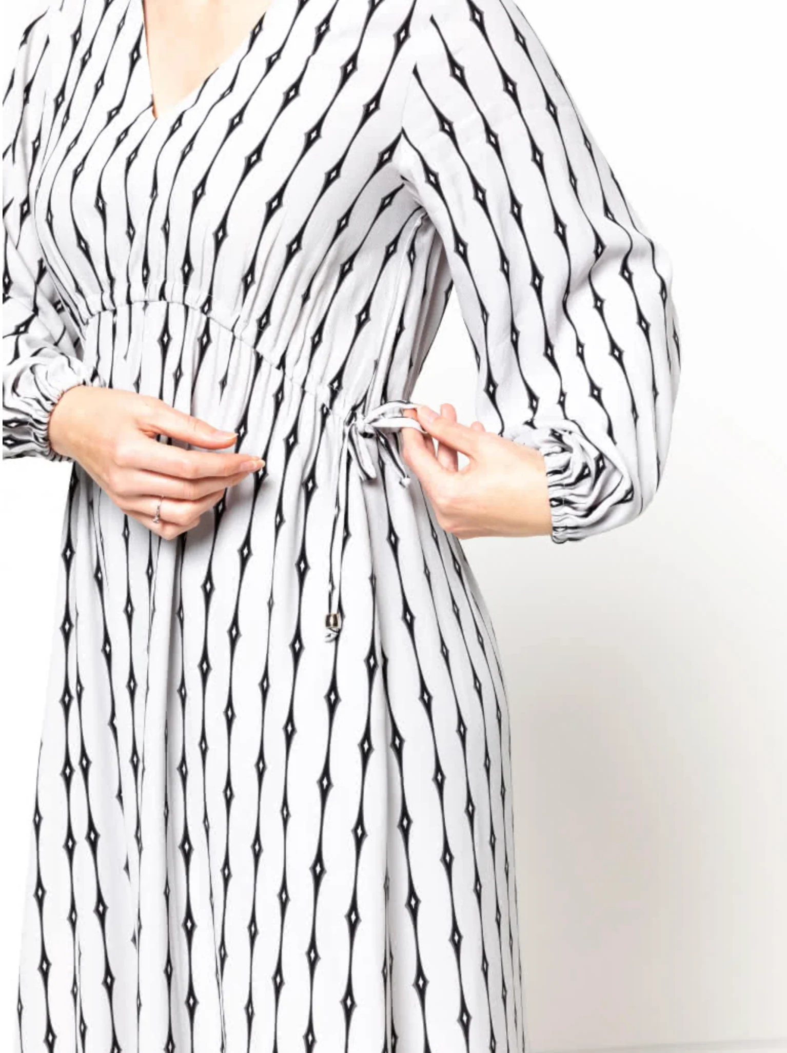 Style Arc Naomi Woven Dress - Image 7