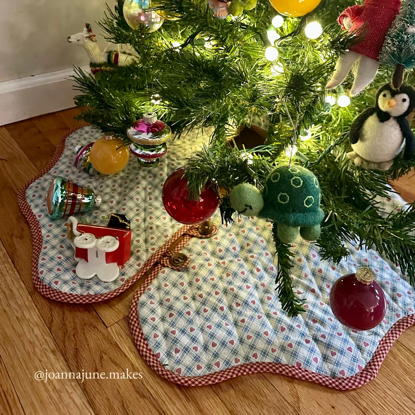 Syd Graham Patterns Connie Tree Skirt - Image 9