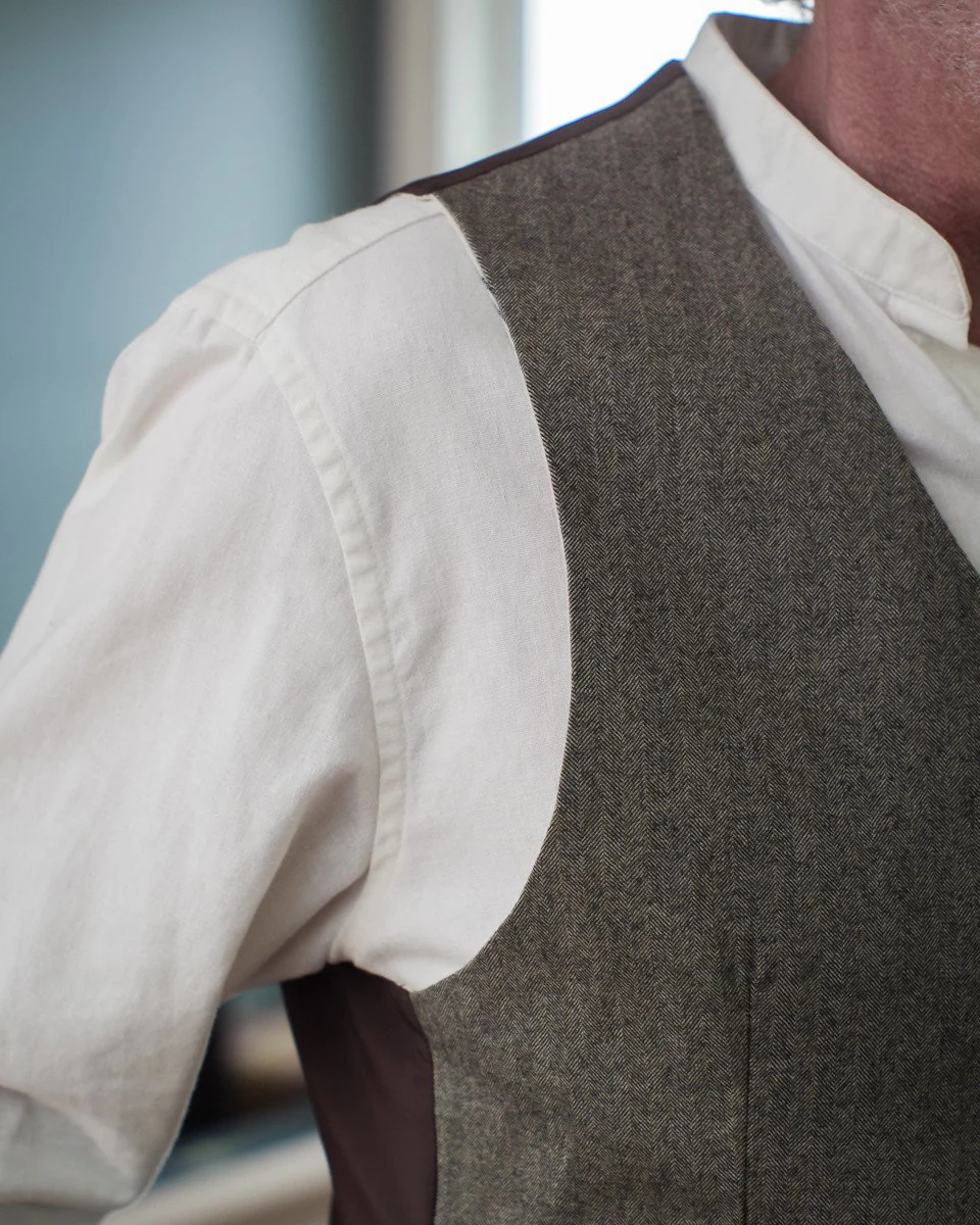 Thread Theory Men's Belvedere Waistcoat - Image 6