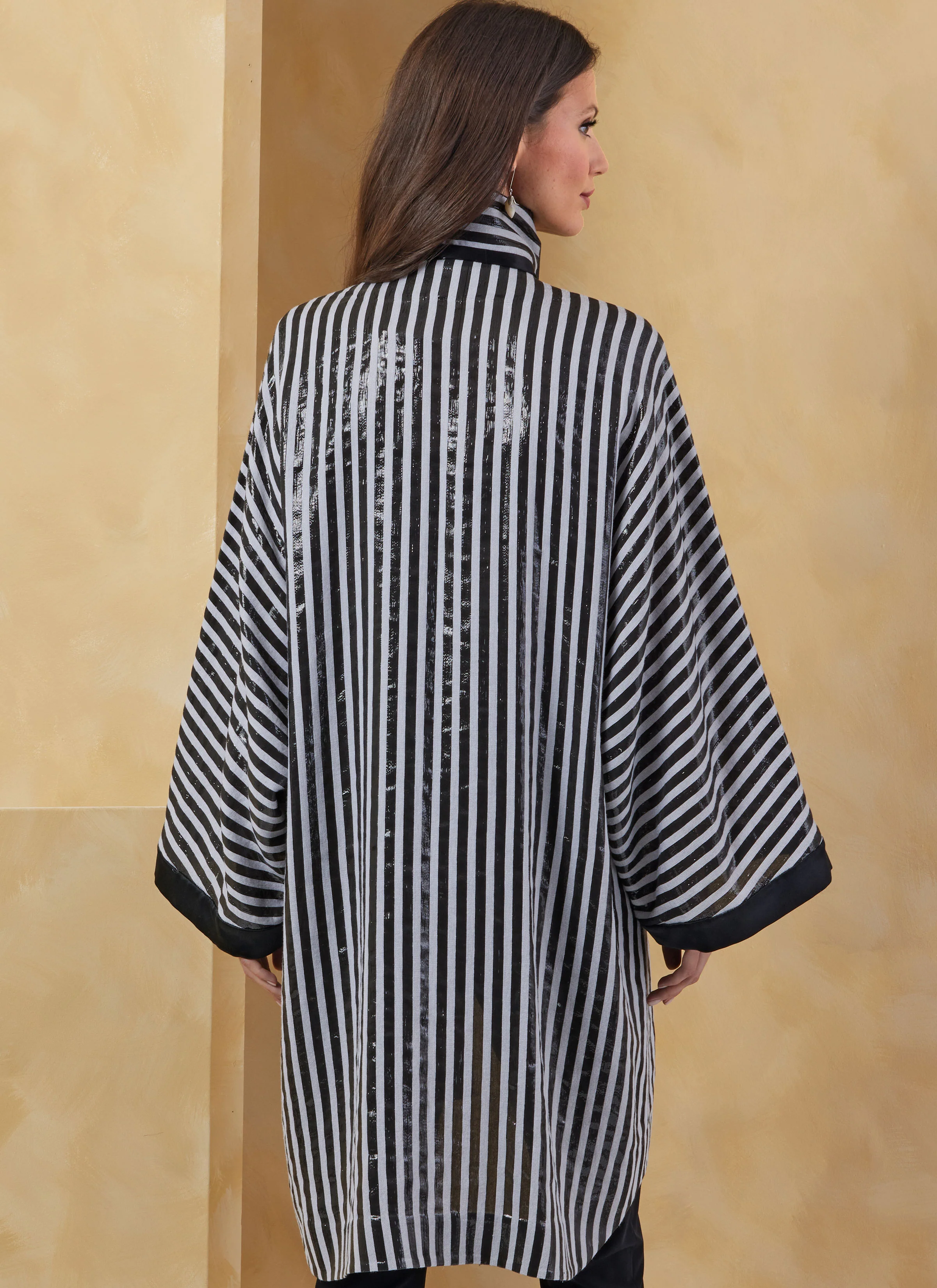 Vogue Jacket V2071 - Image 4