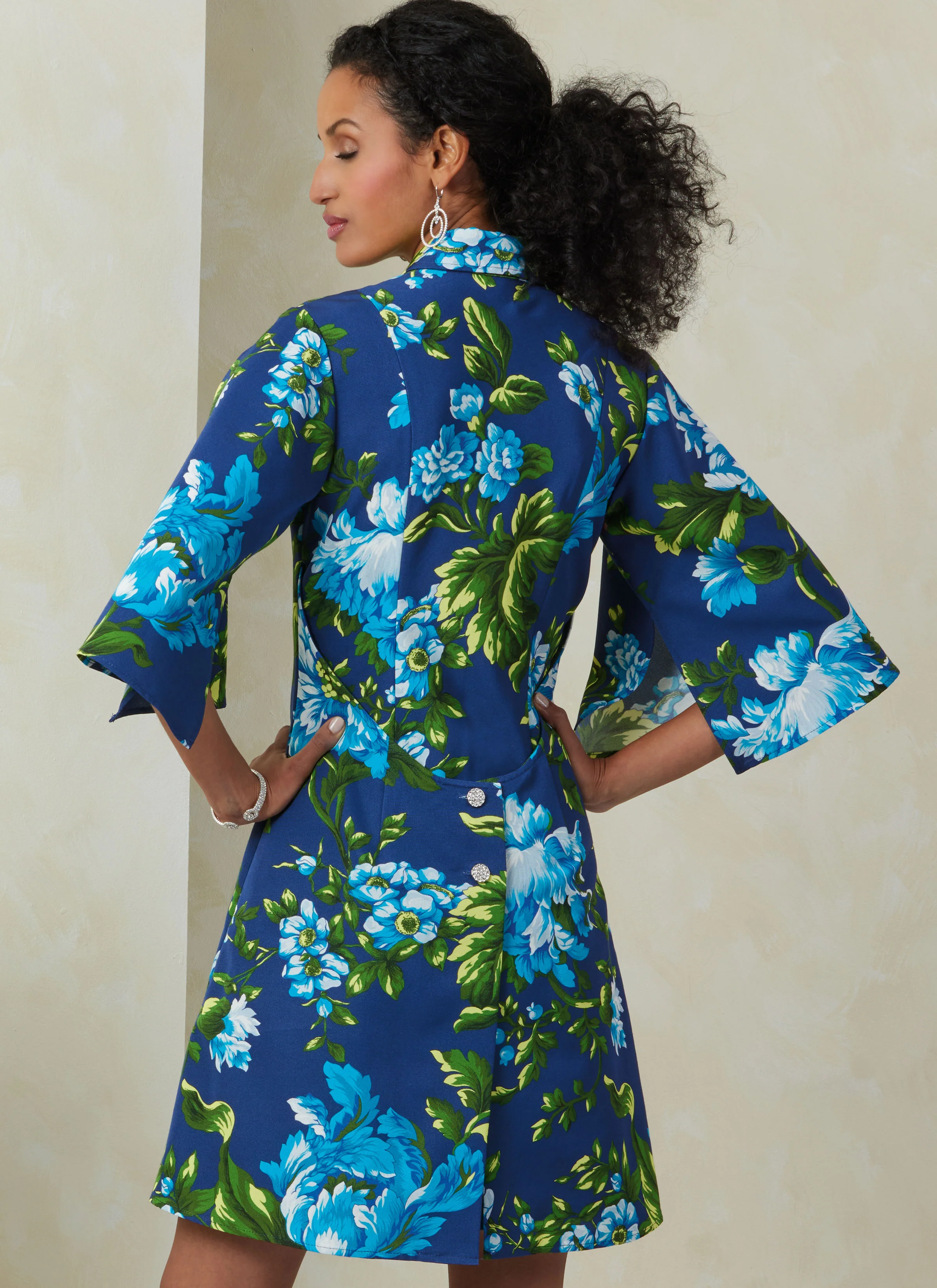 Vogue Dress V2083 - Image 5