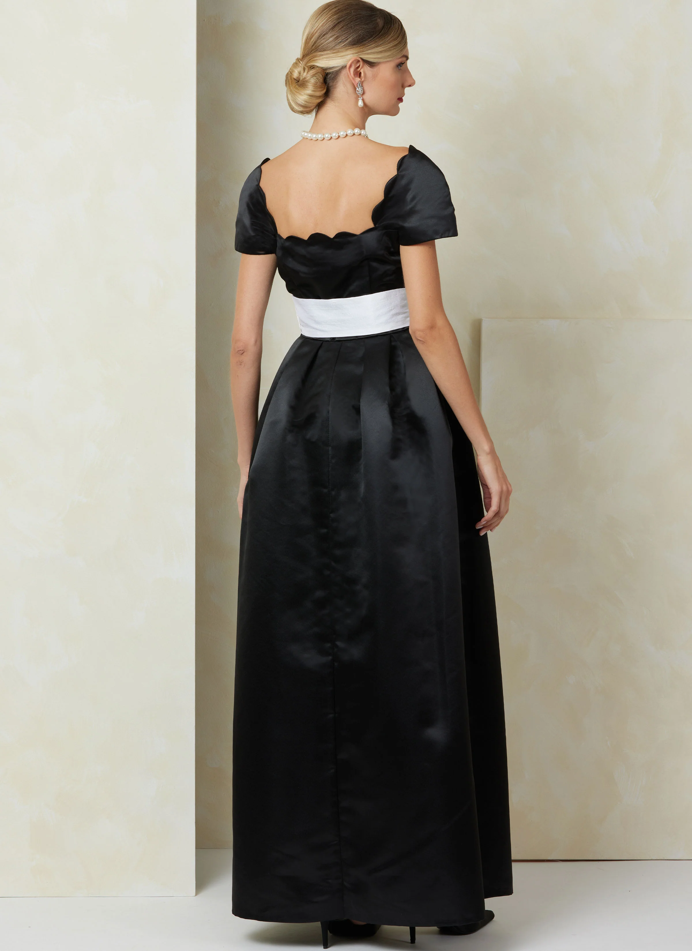 Vogue Dress V2101 - Image 6