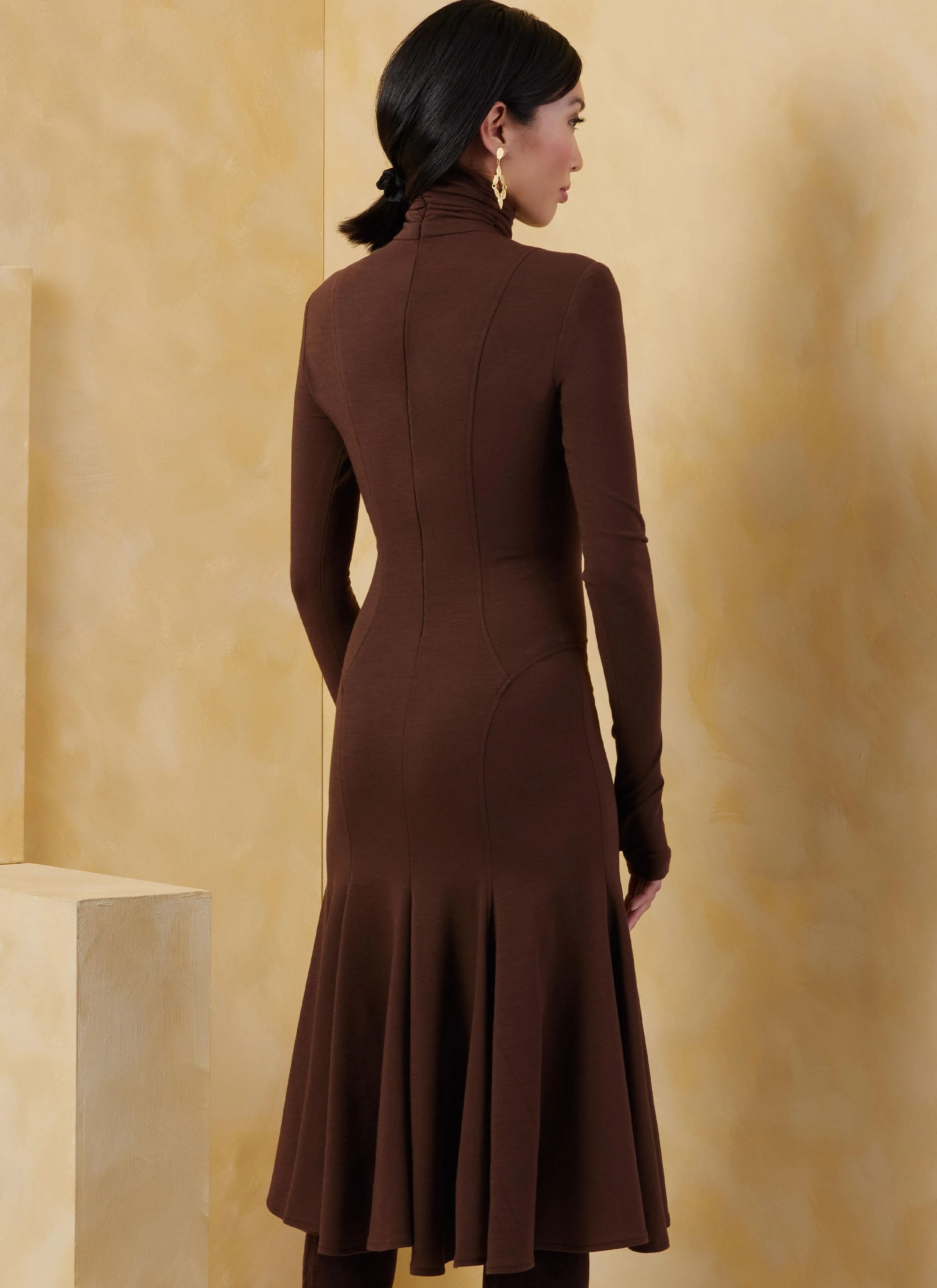 Vogue Knit Dress V2064 - Image 5