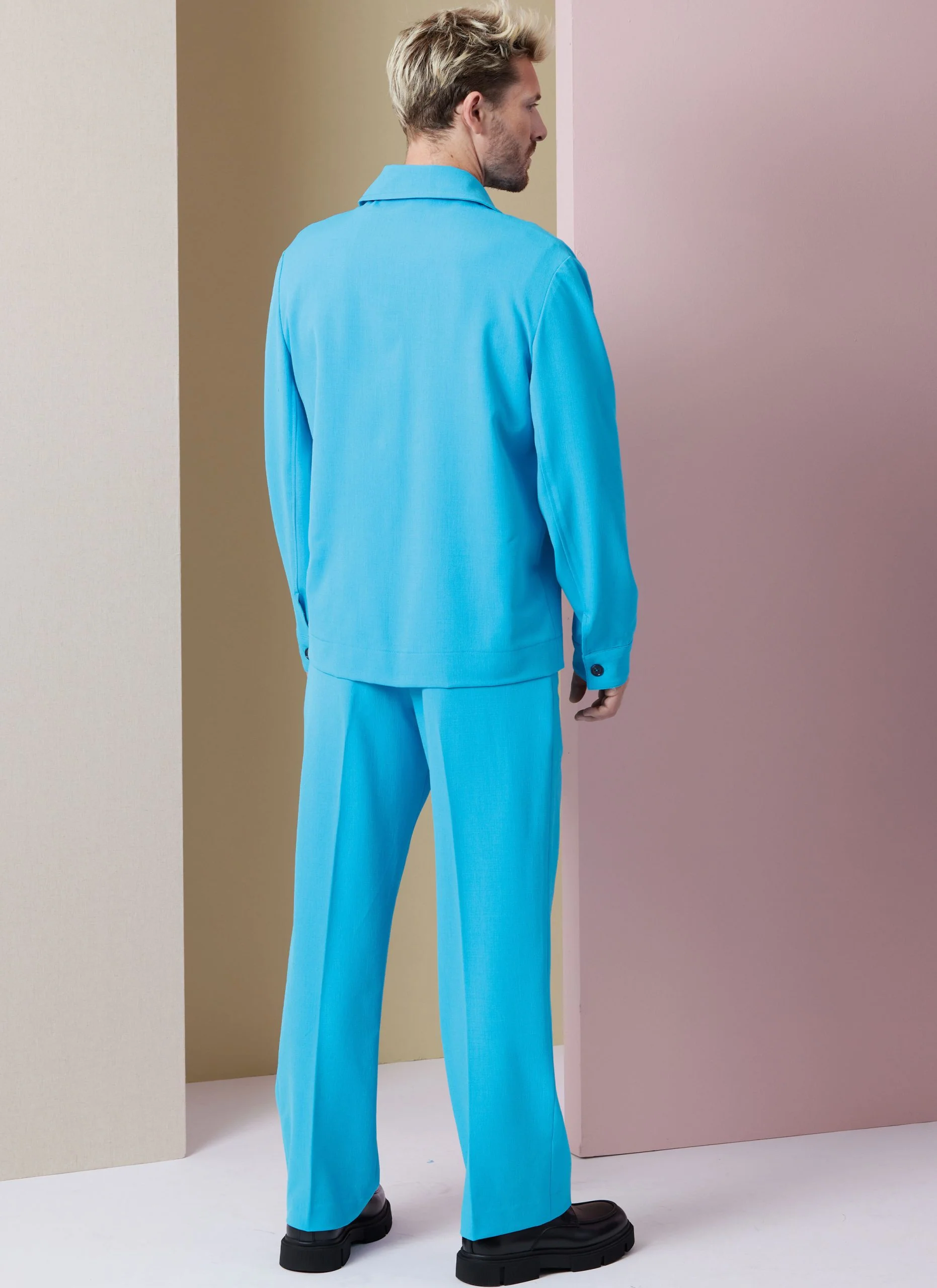 Vogue Men's Jacket, Shorts & Trousers V2022 - Image 7