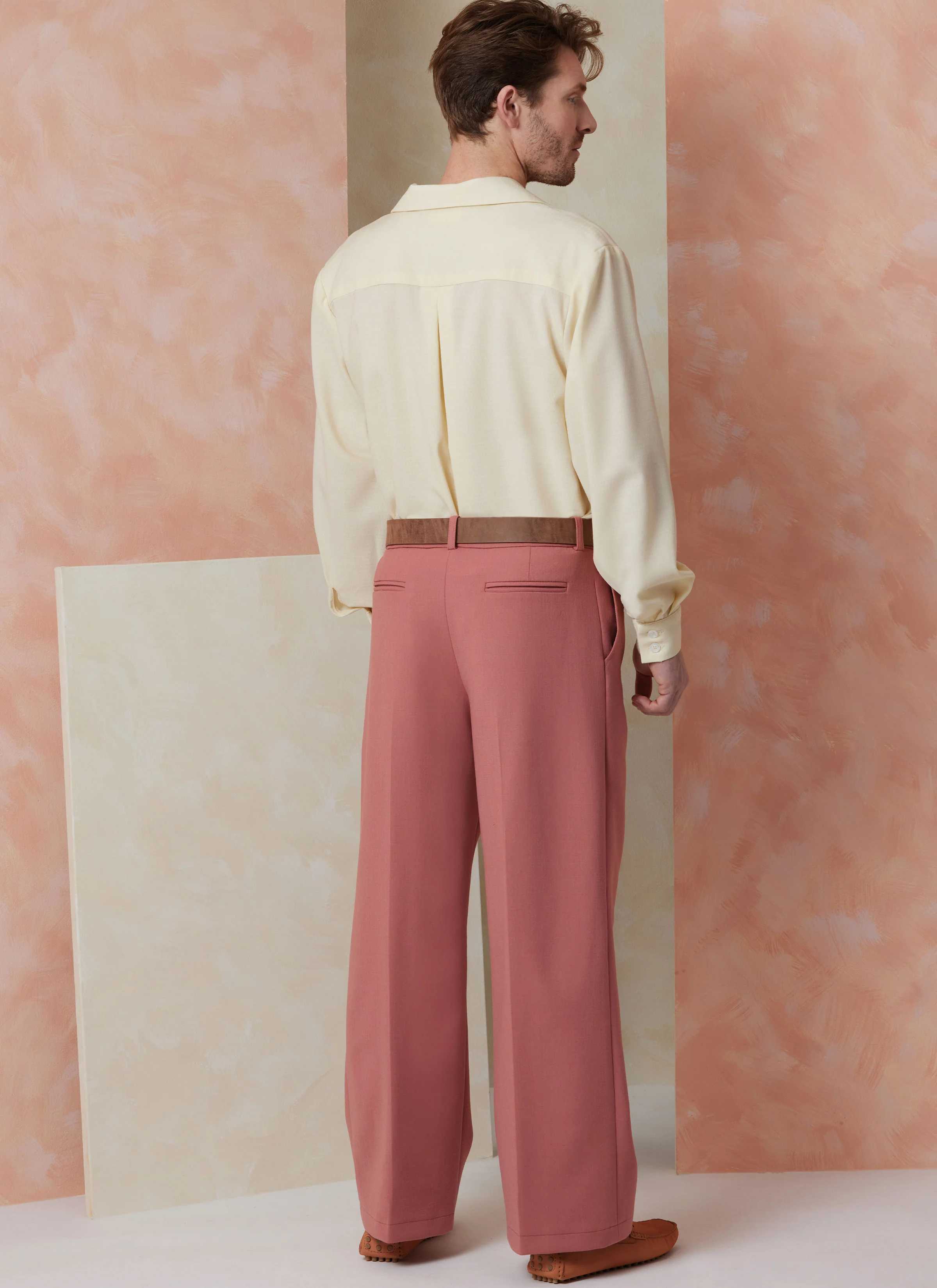 Vogue  Men's Shirt, Shorts, Trousers and Belt V2120 - Image 9