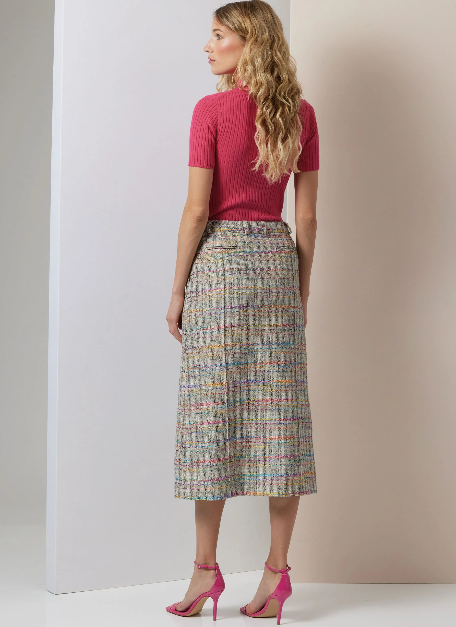 Vogue Skirt V2032 - Image 4