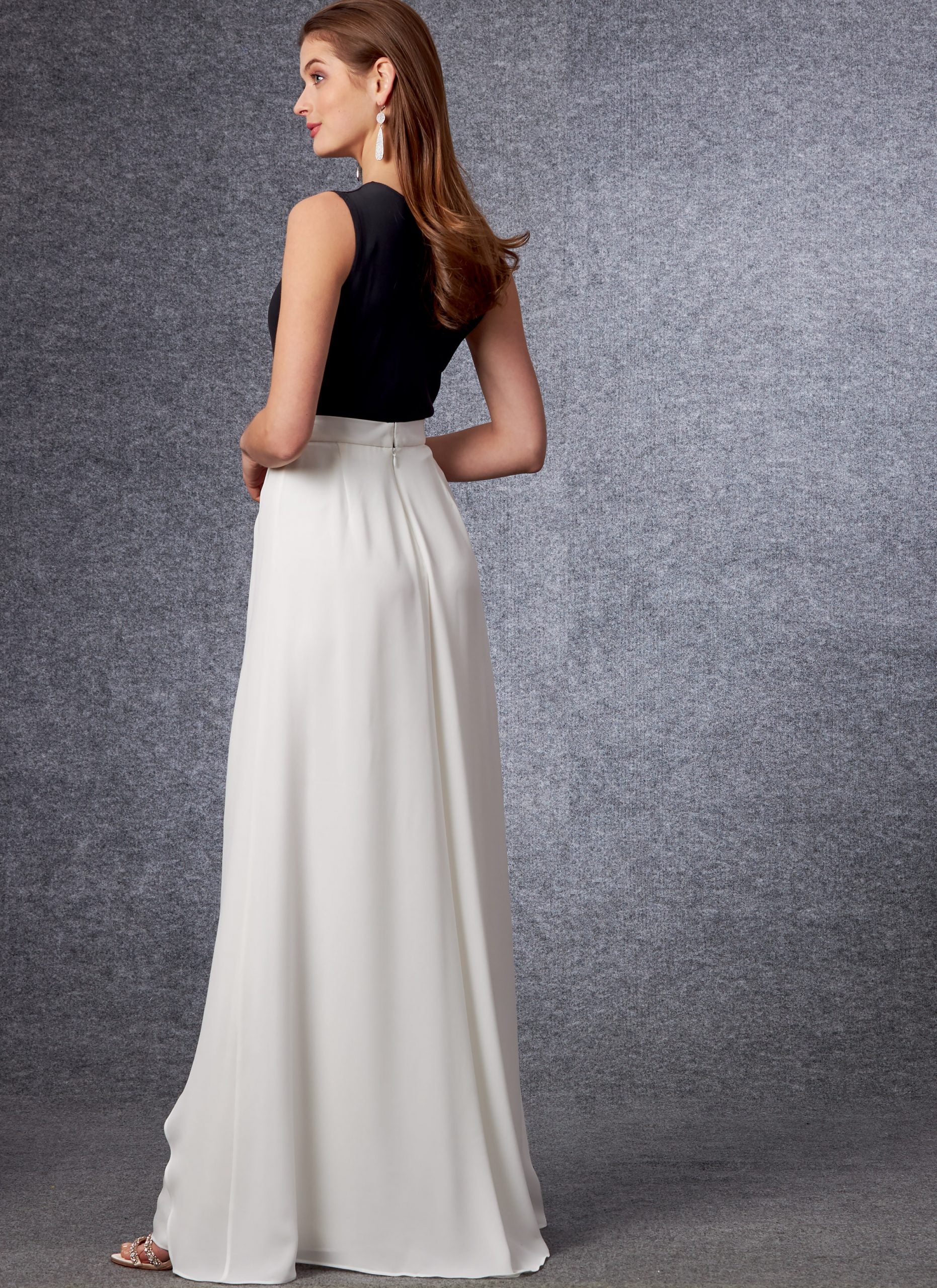 Vogue Trousers V1702 - Image 3