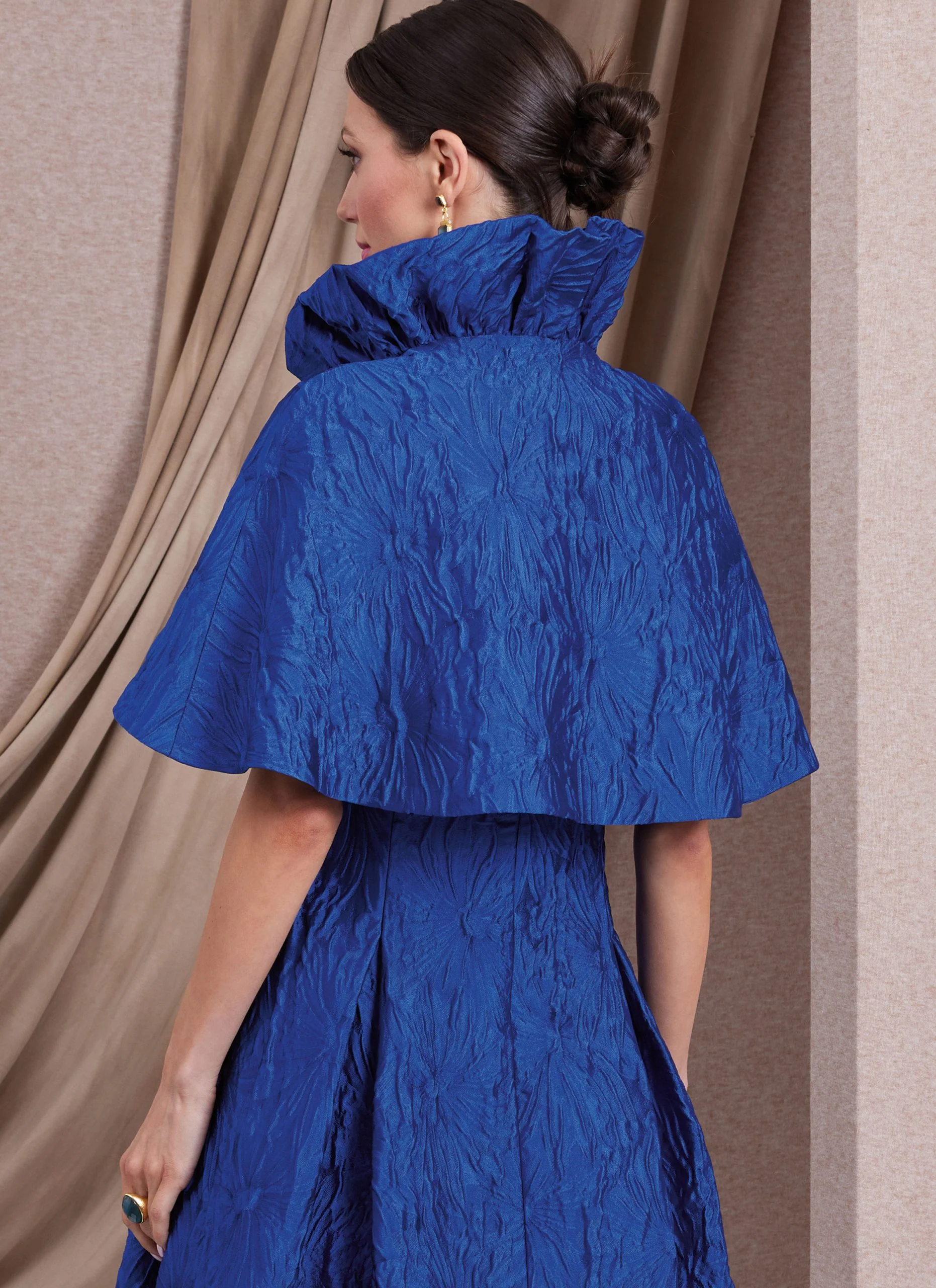Vogue Wraps V1991 - Image 10